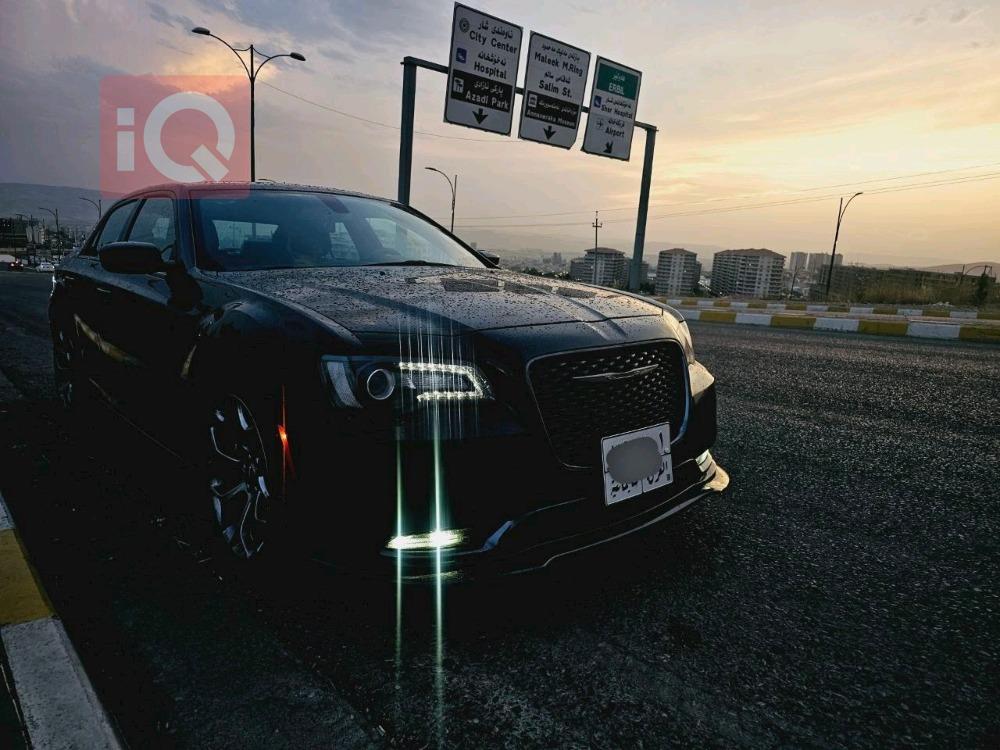 کرایسلەر 300